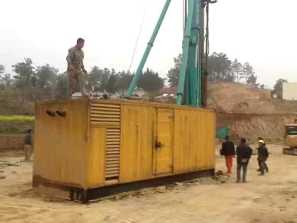 利州如何判断水冷式机油散热器密封件是否需要更换?